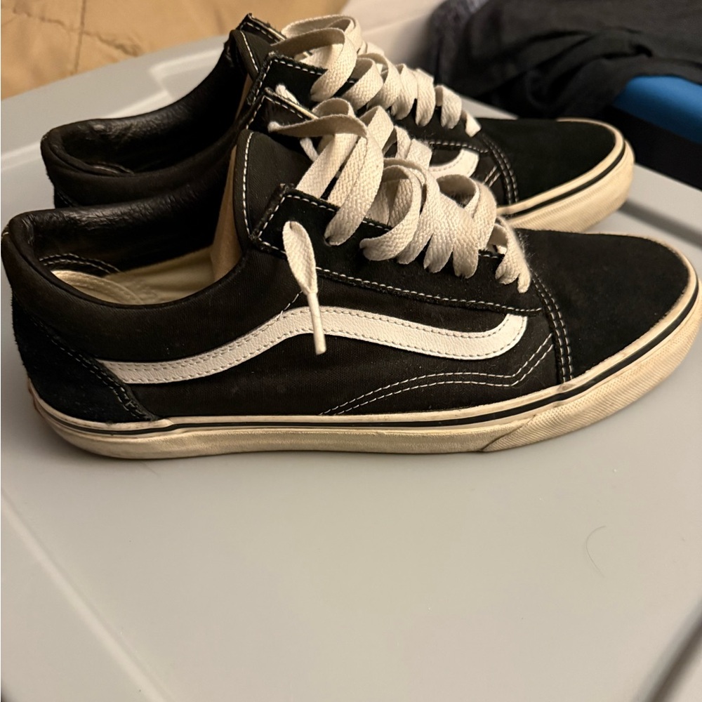 Vans - Picture 2 of 5